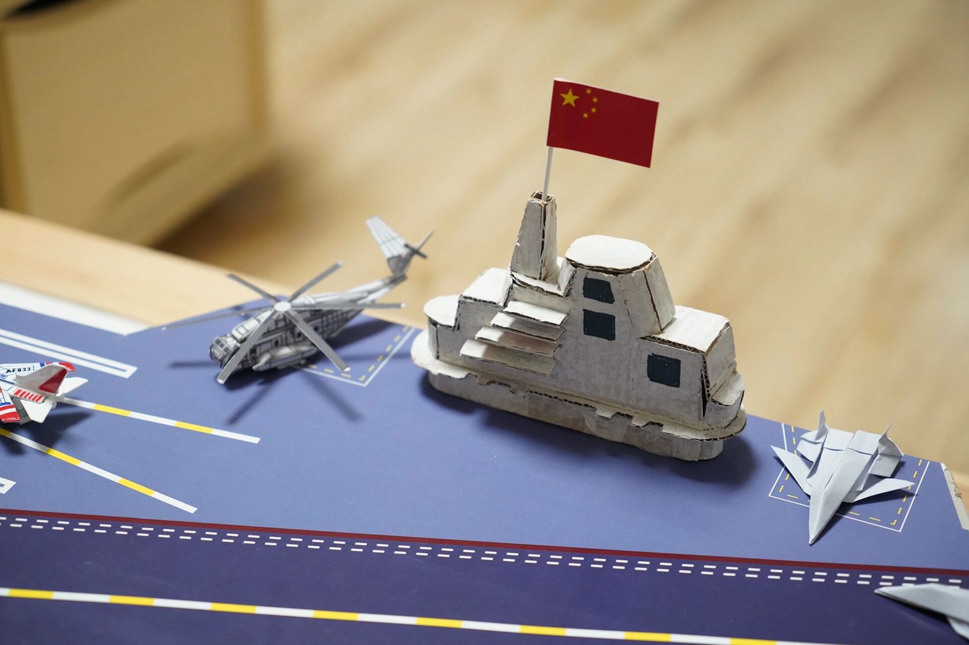 軍事模型幼兒園手工，培養(yǎng)孩子的軍事興趣與動(dòng)手能力，軍事模型手工制作，幼兒園里的軍事興趣與動(dòng)手能力培養(yǎng)之旅