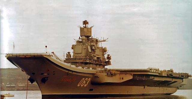 廣西艦并非航母，解析其獨(dú)特之處與重要性，廣西艦獨(dú)特優(yōu)勢(shì)與重要性解析，并非航母的獨(dú)特之處探究