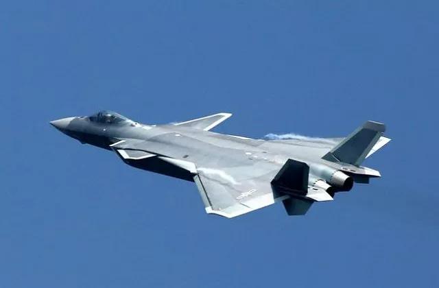 殲-20與F-35，誰(shuí)更勝一籌？深度解析戰(zhàn)斗機(jī)性能與特點(diǎn)，殲-20與F-35性能對(duì)比，深度解析戰(zhàn)斗機(jī)性能優(yōu)勢(shì)與特點(diǎn)對(duì)比