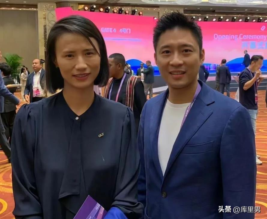 香港大師解析霍啟山面相貌，星相之中的奧秘，霍啟山面相解析，探索星相奧秘之旅