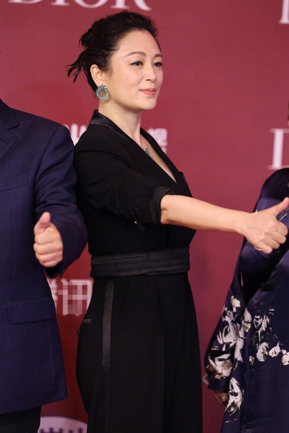 時光中的優(yōu)雅，52歲陳紅的近照與人生軌跡，時光雕琢優(yōu)雅，陳紅近照與人生軌跡的探尋