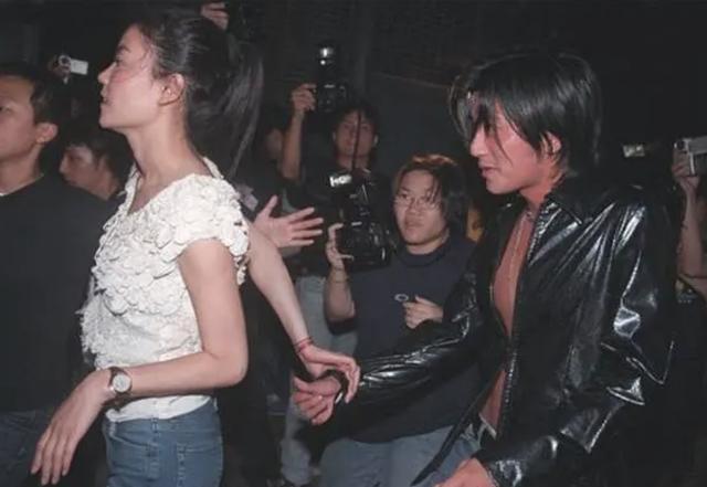 張柏芝個(gè)人資料婚姻，揭秘女神背后的故事，張柏芝婚姻內(nèi)幕與女神背后的故事揭秘
