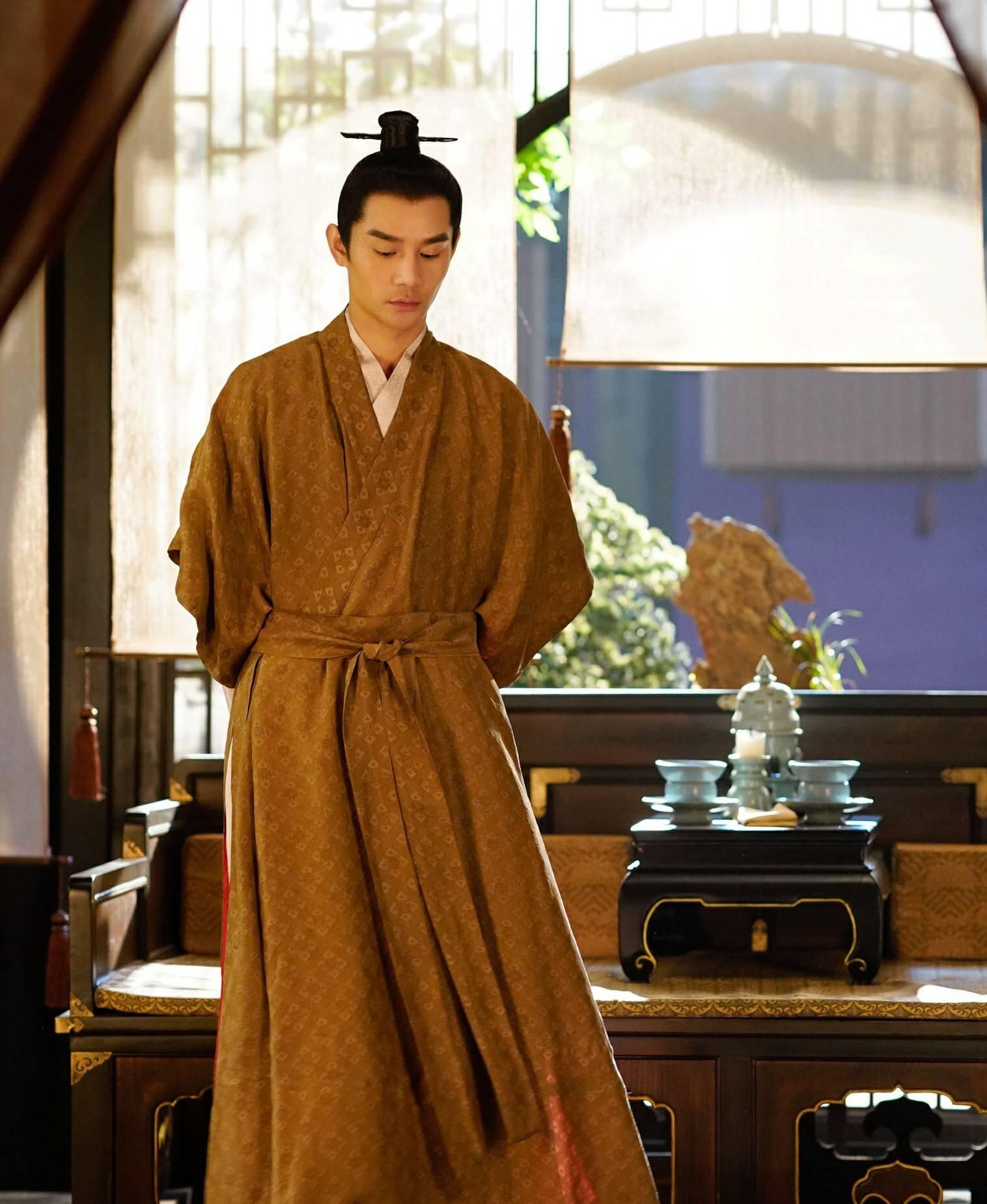 王凱個人資料簡介及年齡揭秘，王凱個人資料簡介，年齡揭秘與生平概述