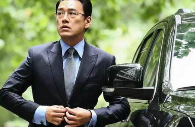 揭秘王耀慶老婆身份，她是誰？，王耀慶老婆身份揭秘，她究竟是誰？