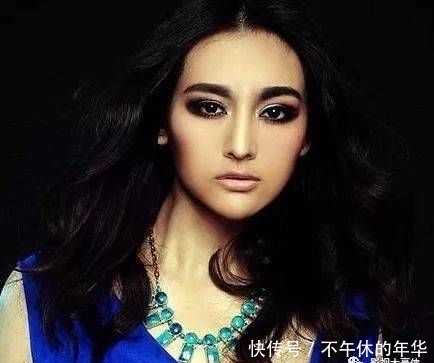 迪麗娜扎個(gè)人資料，全方位了解這位閃耀明星的生平與成就，迪麗娜扎生平與成就，全方位了解這位閃耀明星的個(gè)人資料