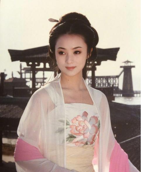 演員吳越的婚戀現(xiàn)狀，是否已步入婚姻殿堂？，吳越婚戀現(xiàn)狀揭秘，是否已經(jīng)步入婚姻殿堂？