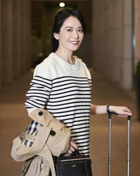 俞飛鴻現(xiàn)任丈夫，探索背后的故事與真相，俞飛鴻現(xiàn)任丈夫揭秘，背后的故事與真相探索