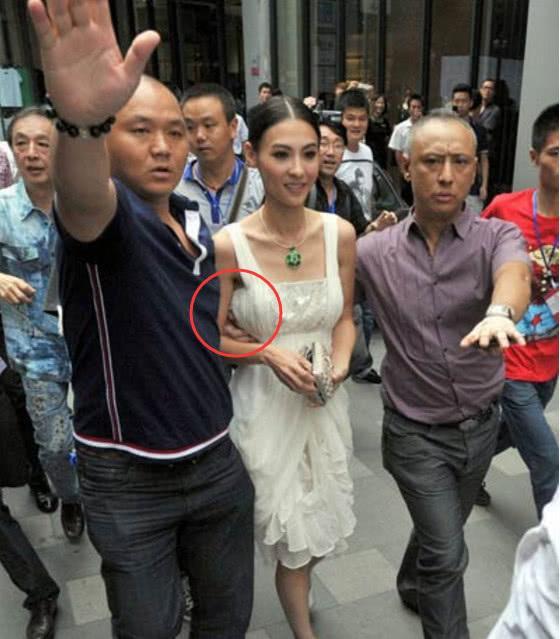 明星尷尬名場面，那些令人哭笑不得的瞬間，明星尷尬瞬間大曝光，令人捧腹的尷尬名場面回顧