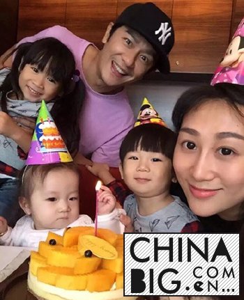 陳浩民個(gè)人資料老婆，深度解析一位魅力演員的生活，陳浩民家庭揭秘，魅力演員的生活與老婆深度解析