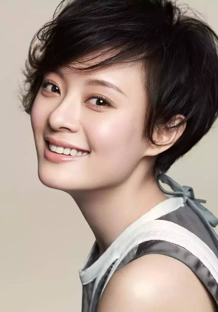短發(fā)女明星的魅力，時(shí)尚潮流的引領(lǐng)者，短發(fā)女明星，時(shí)尚潮流的魅力引領(lǐng)者
