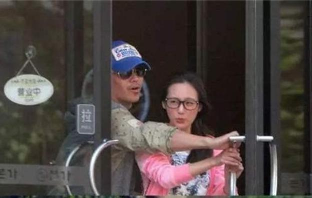 李純個人資料男友，深度探究與SEO優(yōu)化，李純個人資料和男友，深度探究與SEO優(yōu)化標(biāo)題建議，李純私密檔案揭秘，情感歷程與SEO深度解析
