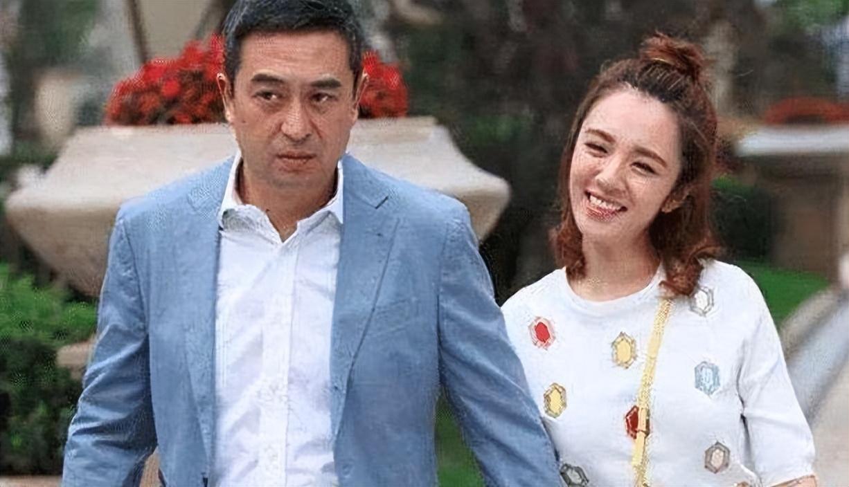 揭秘張嘉譯的原配妻子是誰？深度解析背后的故事，張嘉譯原配妻子揭秘，深度探索背后的故事