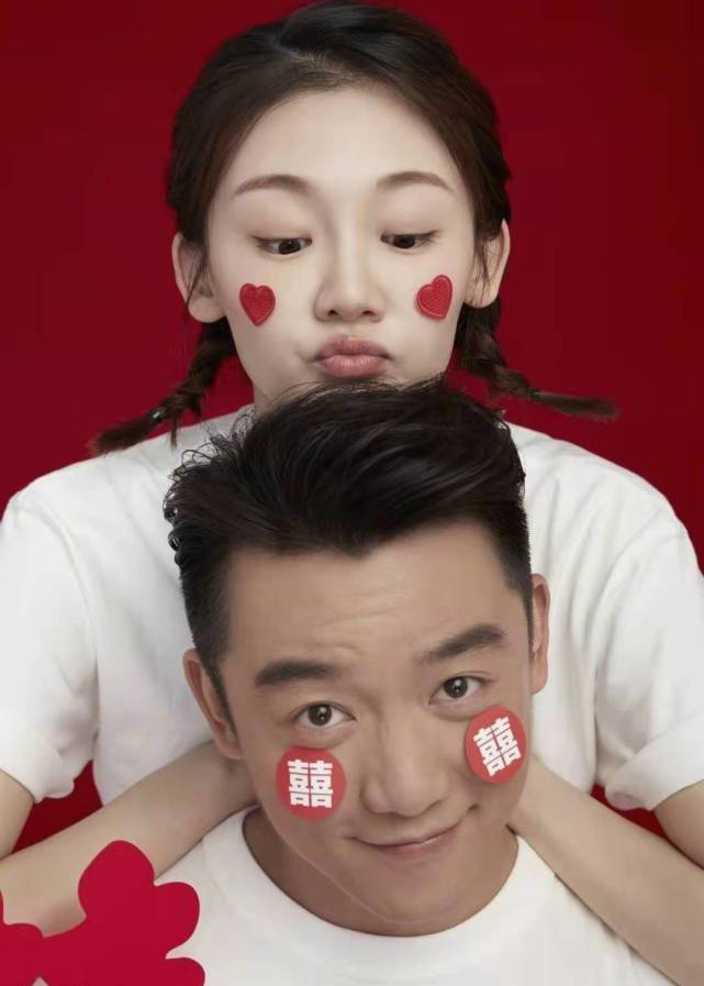鄭愷的老婆全名叫什么，揭開(kāi)神秘面紗，探尋明星背后的愛(ài)情故事，鄭愷老婆神秘面紗揭曉，探尋明星背后的愛(ài)情故事