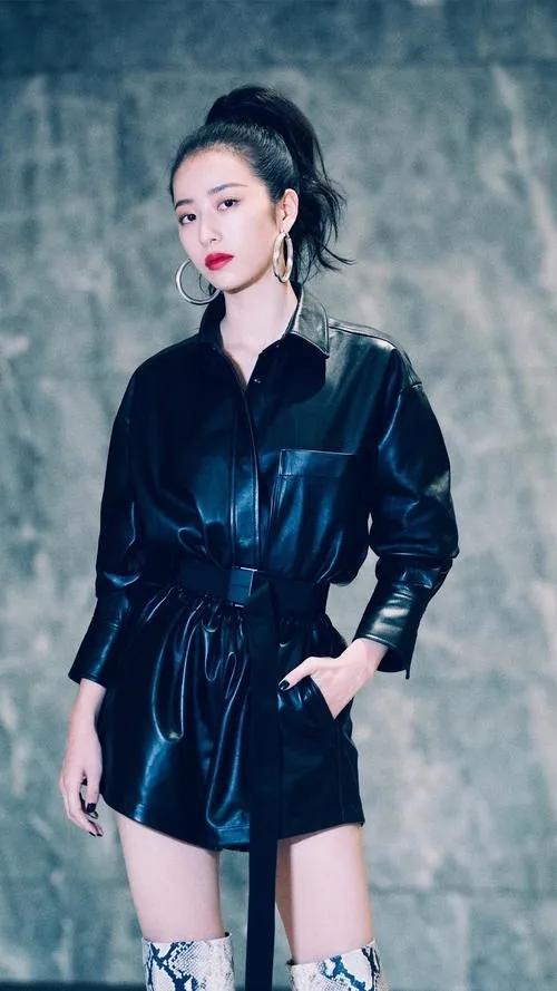 明星圖片 2021新圖片女，聚焦熱門女星風(fēng)采，2021熱門女星新圖片聚焦，展現(xiàn)明星風(fēng)采的魅力圖片