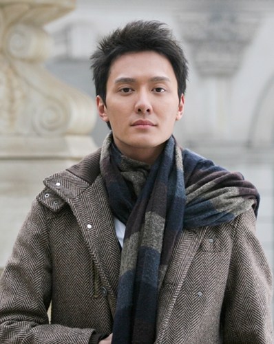 馮紹峰家庭背景揭秘，他們的生意究竟涉及哪些領(lǐng)域？，馮紹峰家庭背景大揭秘，他們的生意涉足哪些領(lǐng)域？