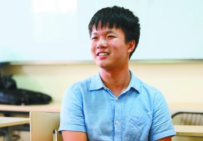 關(guān)曉彤，16歲與韓三平共赴拍賣之路，關(guān)曉彤與韓三平共赴拍賣之路，青春背后的故事
