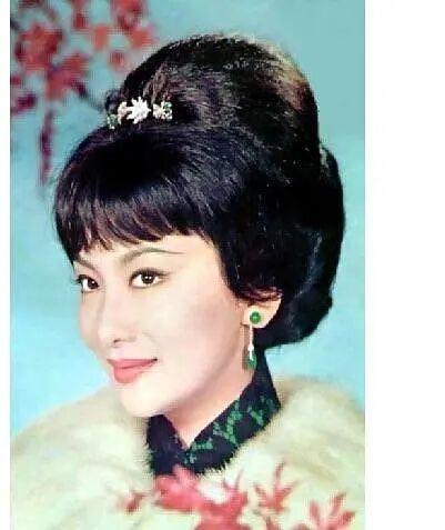 香港公認(rèn)六大最美女星——璀璨閃耀的娛樂(lè)圈明珠，香港六大璀璨明珠，公認(rèn)最美女星閃耀娛樂(lè)圈