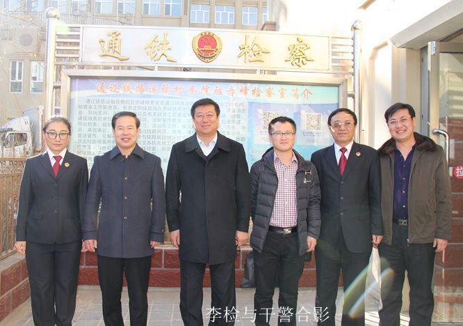 李健個(gè)人資料簡(jiǎn)介及，音樂(lè)才子的人生軌跡，音樂(lè)才子李健的人生軌跡與成就概覽