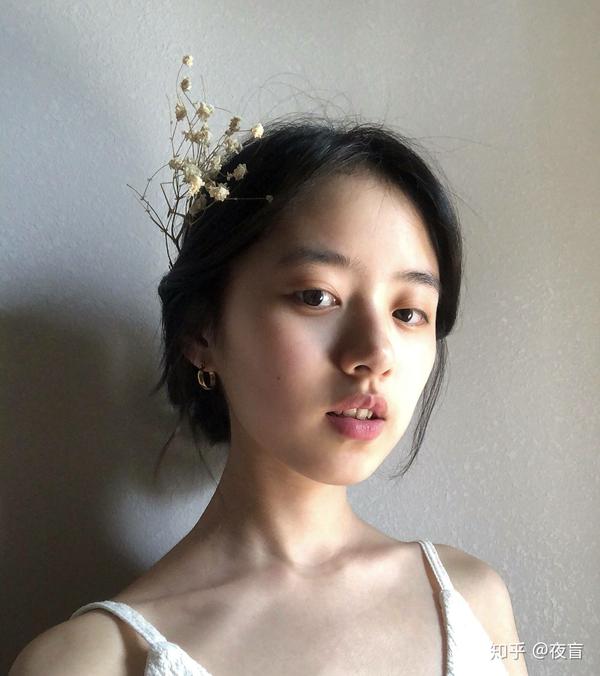 素顏女生照片，正臉的魅力與自信展現(xiàn)，素顏女生正臉照，展現(xiàn)自信魅力