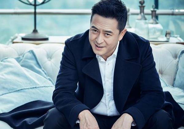 張嘉譯簡(jiǎn)介，一位備受矚目的演員，張嘉譯，備受矚目的演員簡(jiǎn)介
