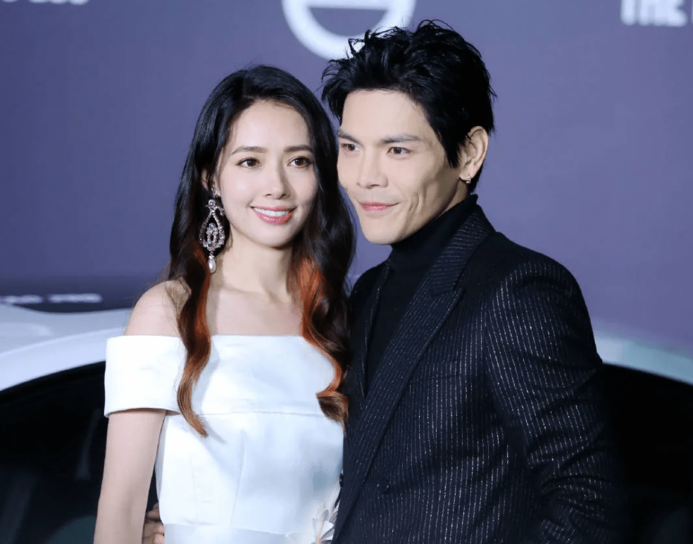郭碧婷的老公向佐個(gè)人資料，深度解析一名優(yōu)秀藝人背后的故事，向佐個(gè)人資料大揭秘，深度解析郭碧婷老公背后的故事