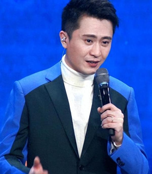 央視主持楊帆個(gè)人資料詳解，央視主持人楊帆個(gè)人資料全面解析