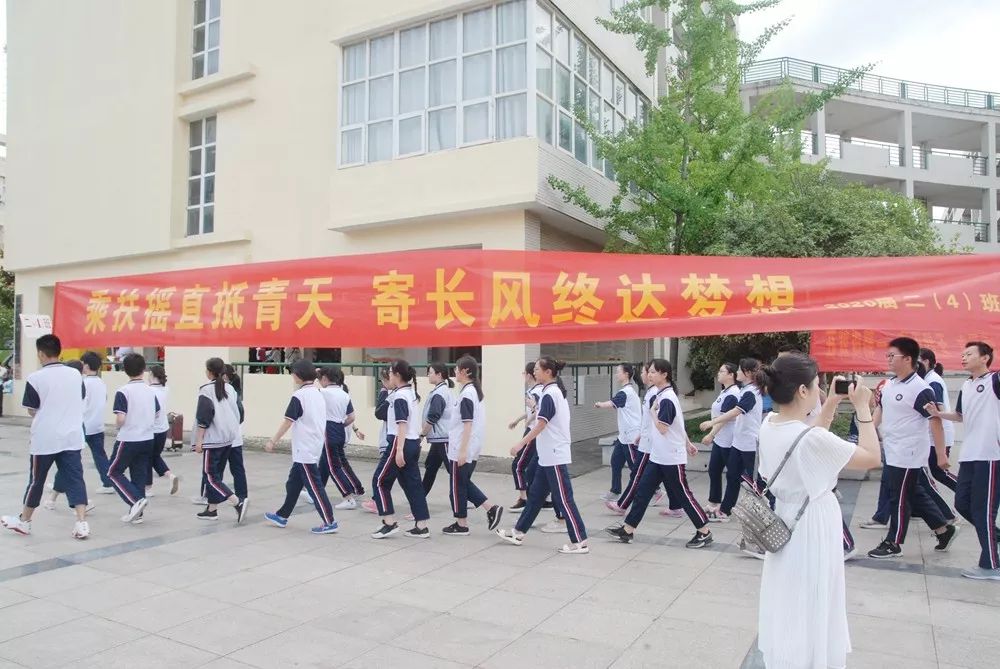 新澳門三中三必中一組，揭秘彩票背后的秘密與策略，揭秘彩票背后的秘密與策略，新澳門三中三必中一組的真相探討