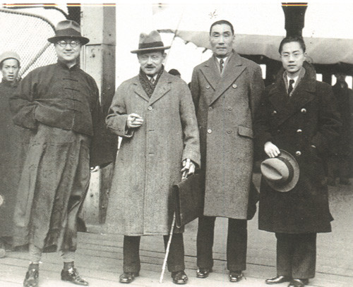 上將相當(dāng)于政府什么官，解讀軍事領(lǐng)袖與政府職務(wù)之間的對(duì)應(yīng)關(guān)系，上將相當(dāng)于政府什么官？軍事領(lǐng)袖與政府職務(wù)對(duì)應(yīng)關(guān)系解讀