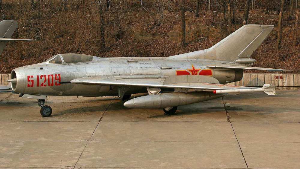 殲-6戰(zhàn)斗機(jī)圖片，歷史與傳奇的展現(xiàn)，殲-6戰(zhàn)斗機(jī)，歷史傳奇與圖片展現(xiàn)