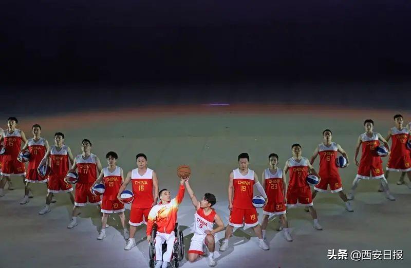 新澳門2025年正版免費公開，探索未來的機遇與挑戰(zhàn)，澳門未來展望，機遇與挑戰(zhàn)并存（2025正版免費公開）
