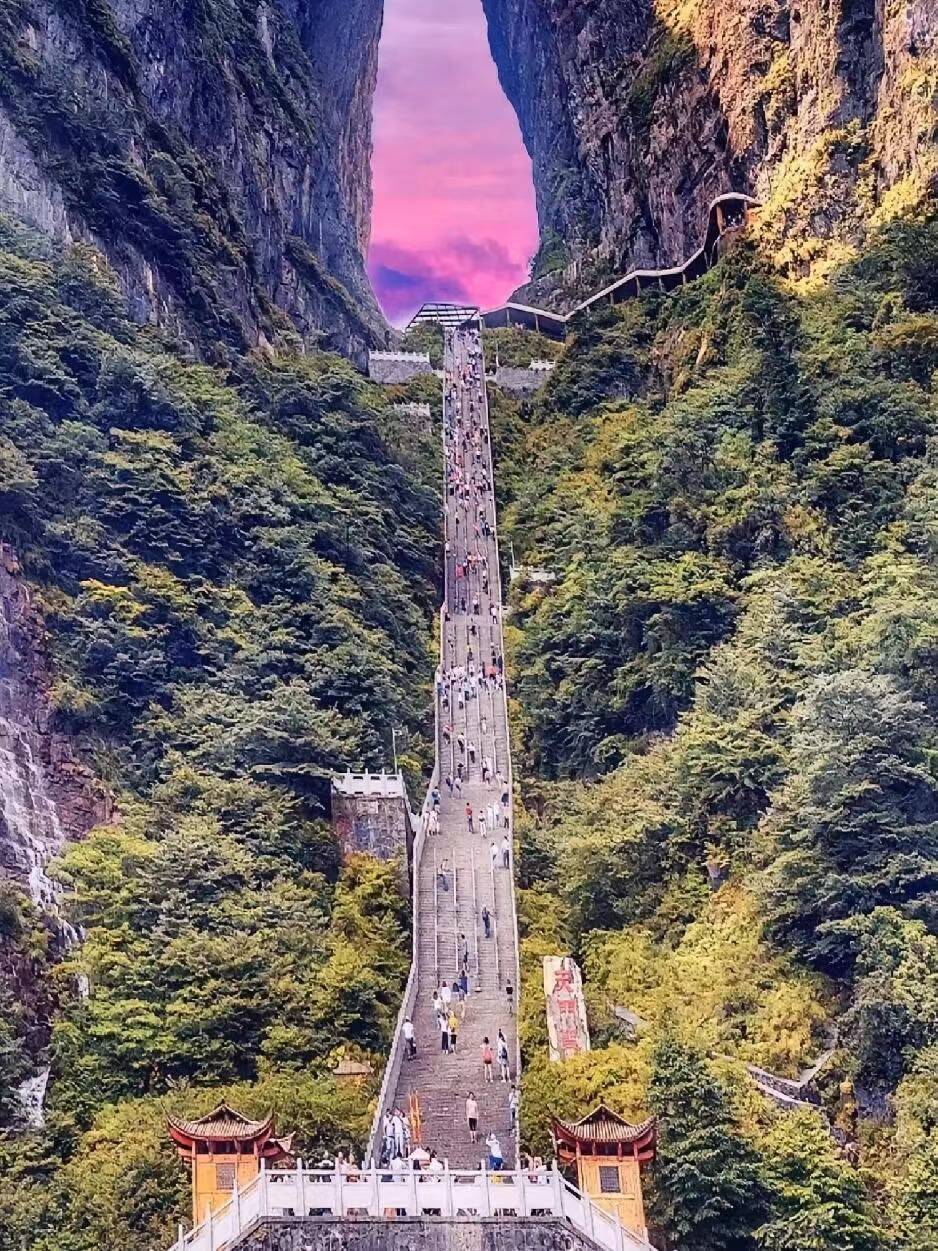 張家界旅游攻略，探索神秘的山水畫卷，這里好玩嗎？，張家界旅游攻略揭秘，探索神秘山水畫卷，樂趣無限！